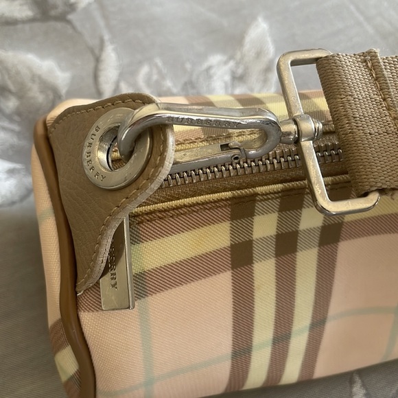 Rare Burberry Pink Nova check Lola barrel bag - Picture 9 of 10